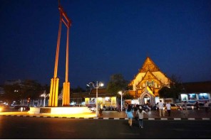 [新聞] 曼谷最古老善見寺 唯一夜間開放