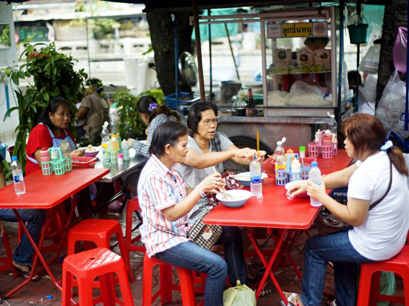 [新聞] 泰國政府整治曼谷路邊攤 未來將會看到中英泰3語菜單